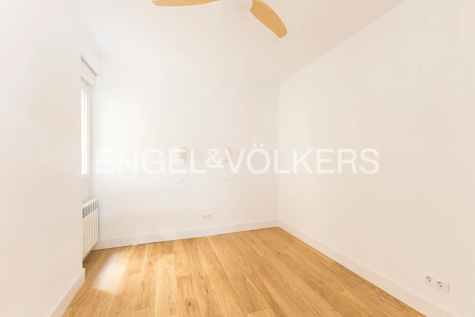 Schlafzimmer von Wohnung zur Miete in Madrid mit Klimaanlage, Heizung und Parkett