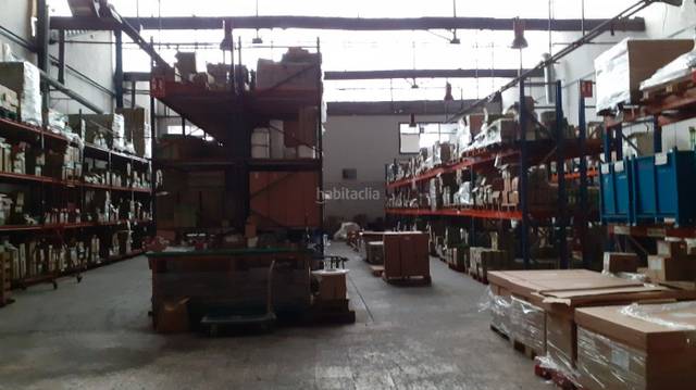Nave industrial en Venta en Santa Perpètua de Mogoda