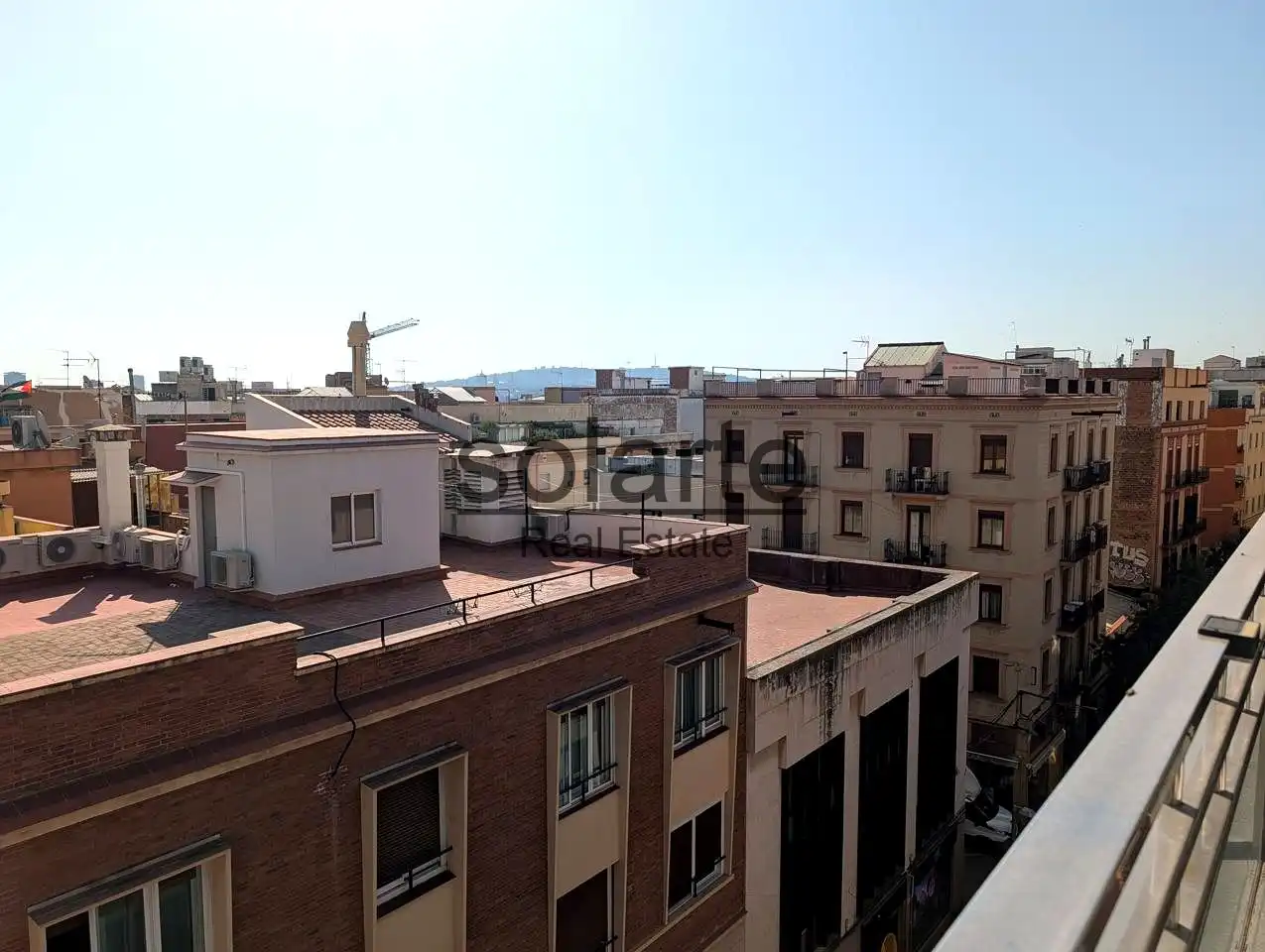 Vista exterior de Edificio en venta en L'Hospitalet de Llobregat