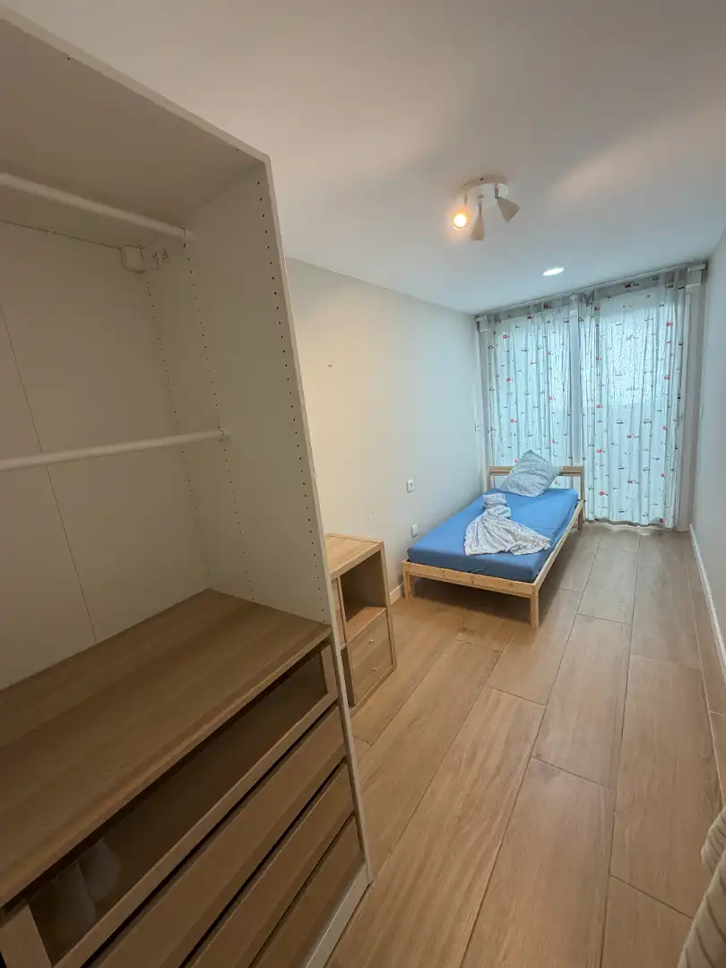 Habitación de Piso de alquiler en Valencia con Amueblado, Horno y Lavadora