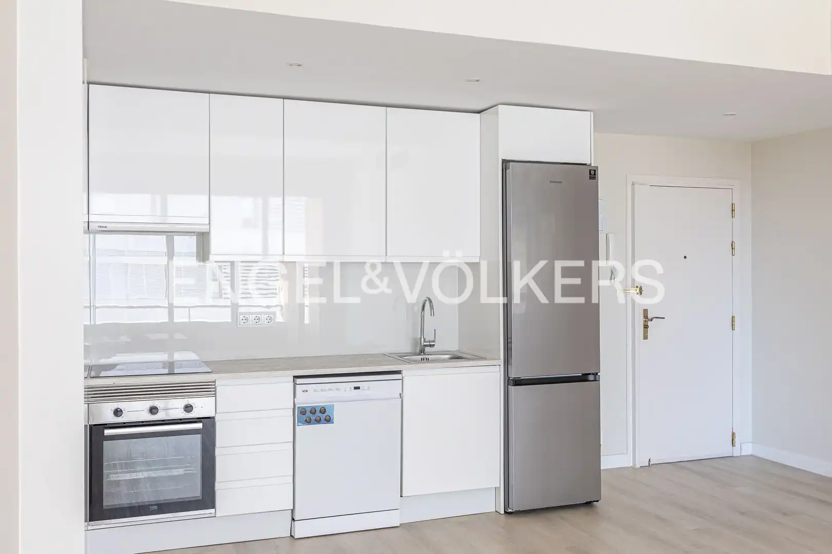 Kitchen of Flat for rent in Madrid  with Air Conditioner, Heating and Terrace