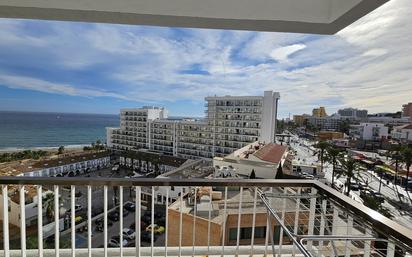 Vista exterior de Apartament en venda en Benalmádena amb Piscina, Moblat i Piscina comunitària