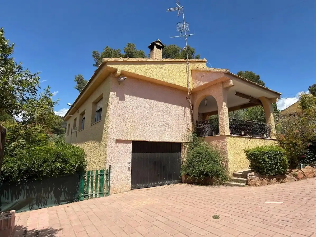 Vista exterior de Casa o xalet en venda en Náquera amb Aire condicionat, Calefacció i Jardí privat