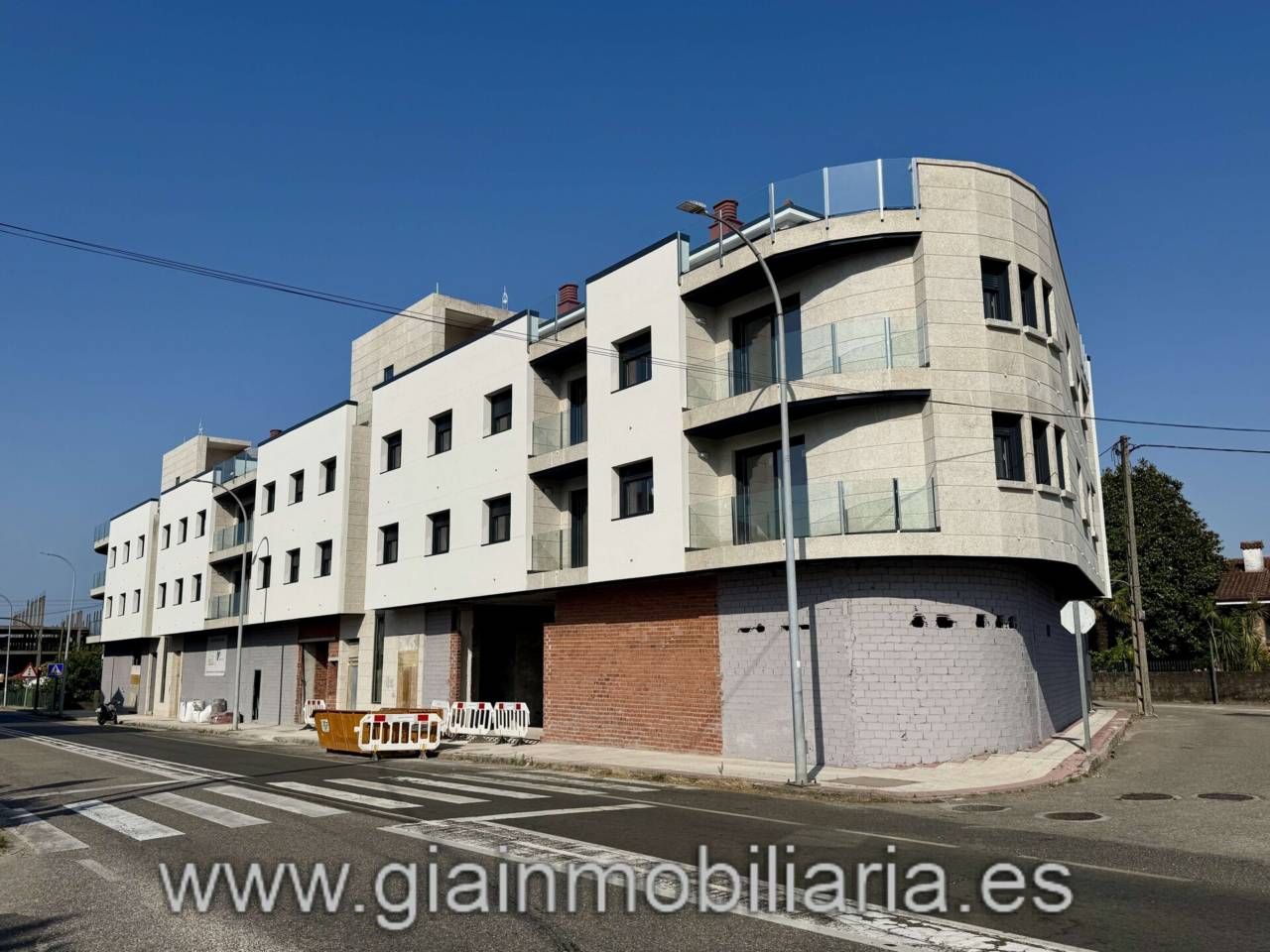 Vista exterior de Pis en venda en Tomiño amb Calefacció, Terrassa i Traster