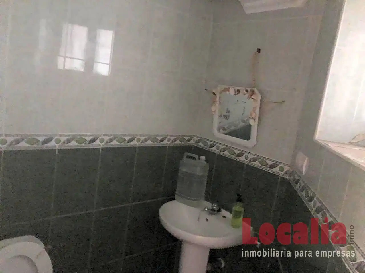 Bathroom of Commercial properties for sale in Torrelavega 