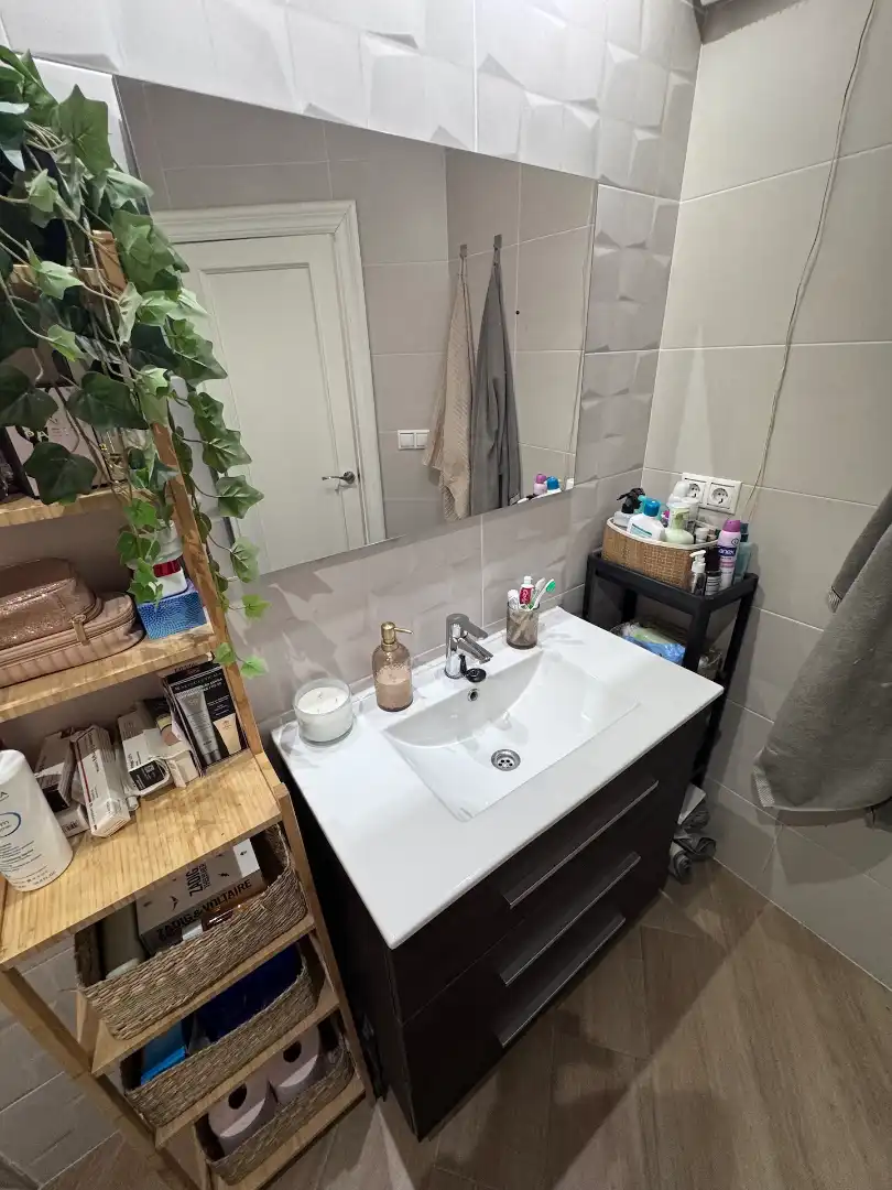 Baño de Piso en venta en Villena con Aire acondicionado, Terraza y Amueblado