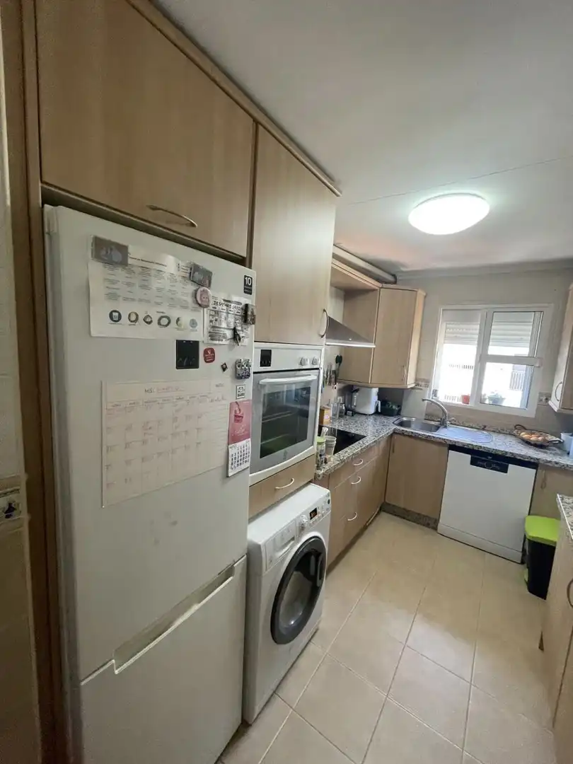 Cuina de Pis en venda en La Rinconada amb Aire condicionat i Terrassa