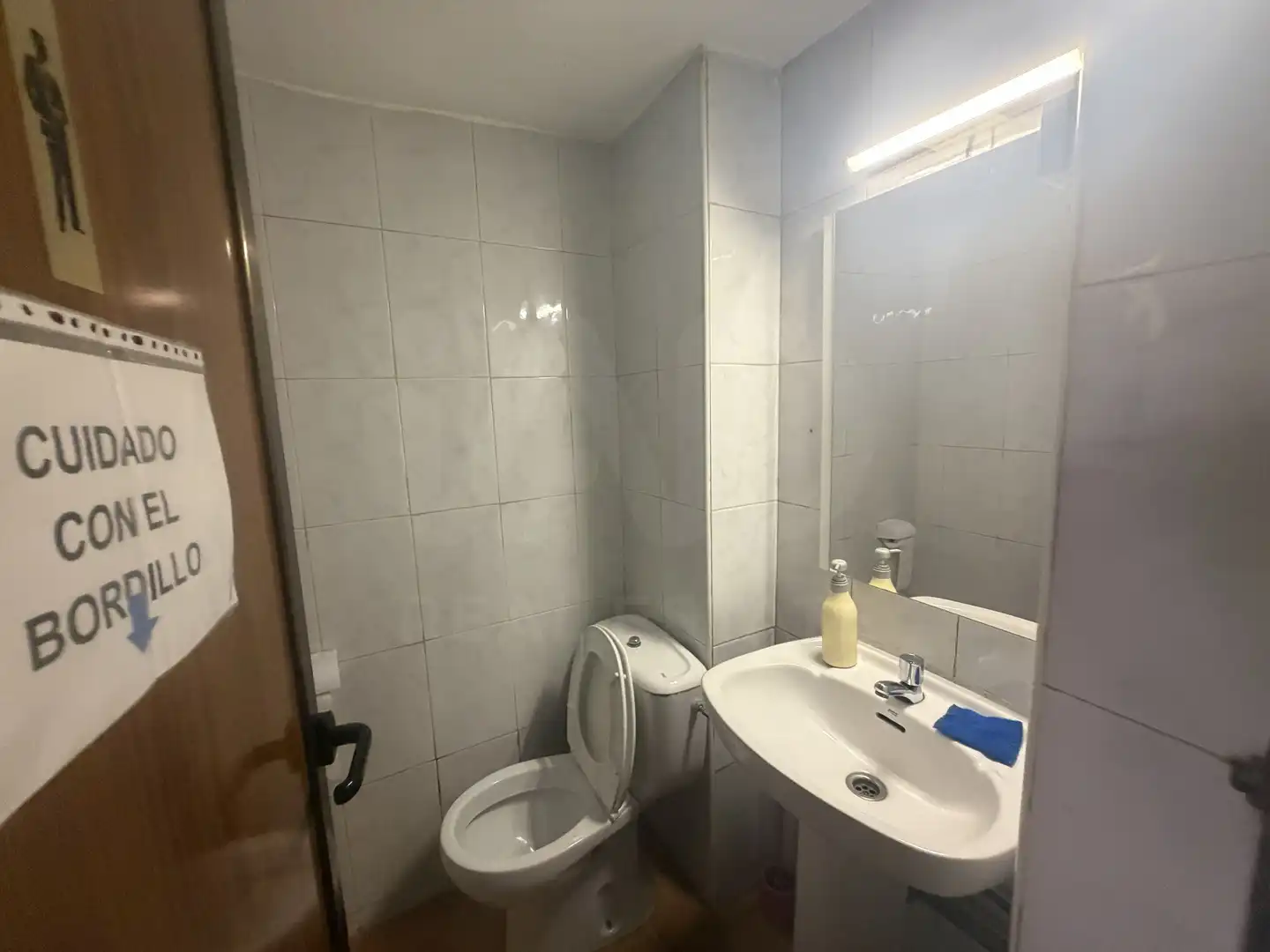 Baño de Local en venta en El Prat de Llobregat