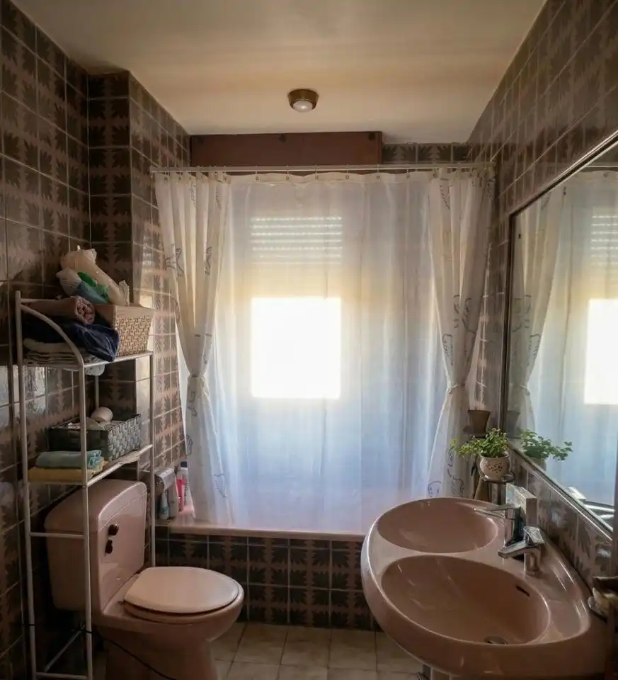 Bany de Casa o xalet en venda en Zaragoza amb Aire condicionat, Calefacció i Jardí privat