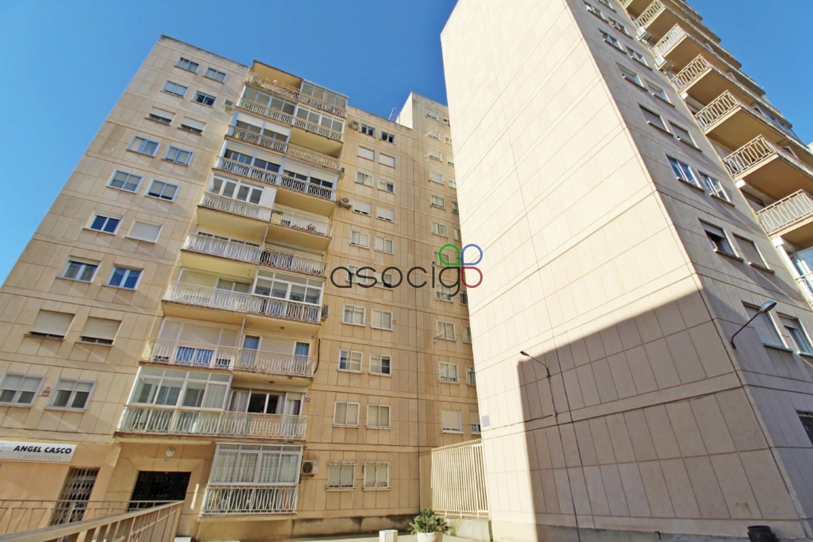 Vista exterior de Garatge en venda en Guadalajara Capital