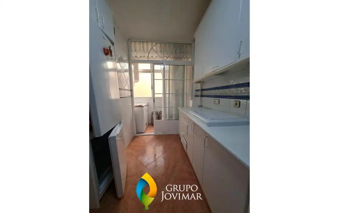 Cocina de Piso en venta en Guadix con Calefacción, Terraza y Amueblado