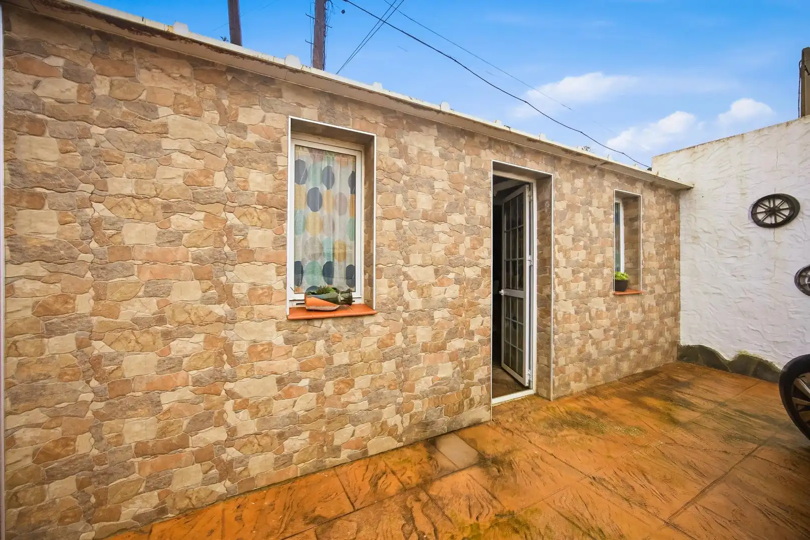 Vista exterior de Casa o xalet en venda en Chiclana de la Frontera amb Aire condicionat, Jardí privat i Terrassa