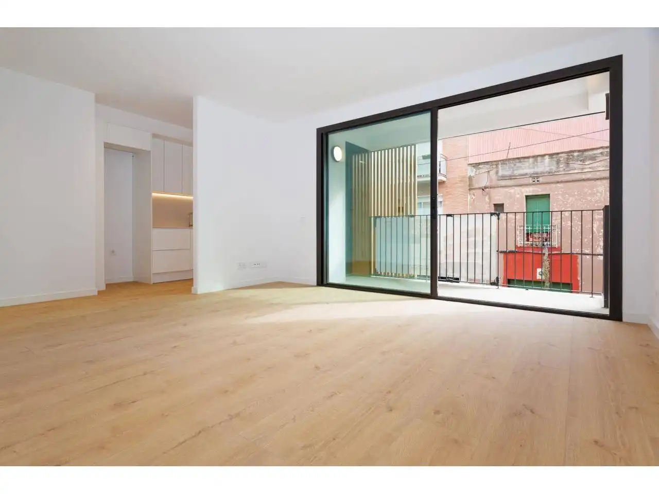Flat with terrace for sale in Avenida Pau Casals