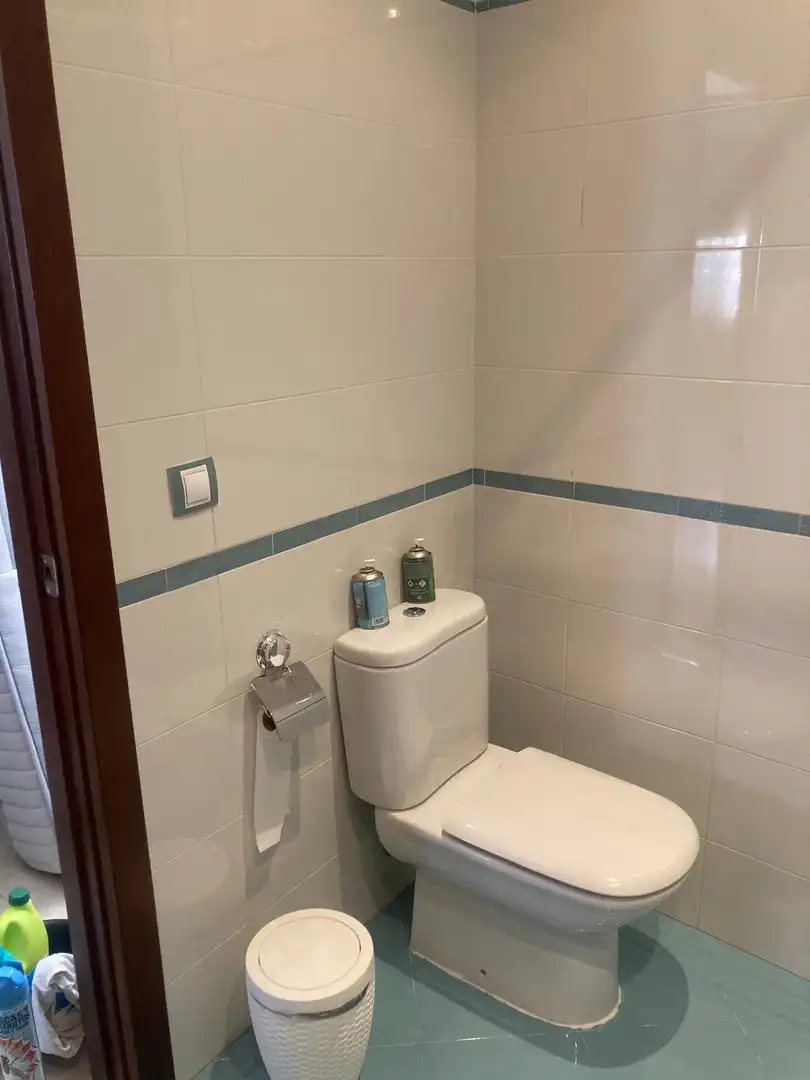 Bany de Casa o xalet en venda en Córdoba amb Aire condicionat, Parquet i Terrassa