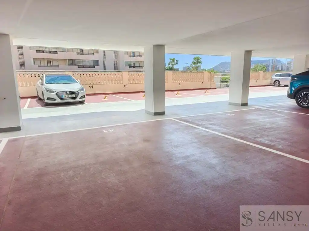Parking de Apartamento en venta en Calpe / Calp con Aire acondicionado, Calefacción y Terraza