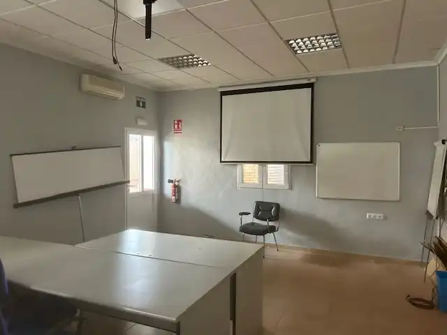 Commercial properties for rent in Puertollano  with Air Conditioner and Furnished
