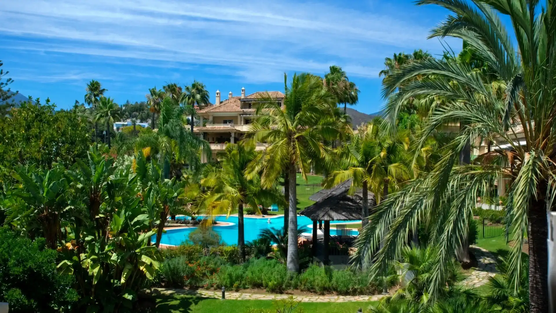 Attique avec terrasse à vendre à Nueva Andalucía