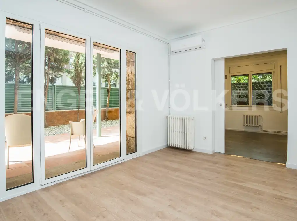 Living room of Flat for rent in Barcelona  with Air Conditioner, Heating and Private garden
