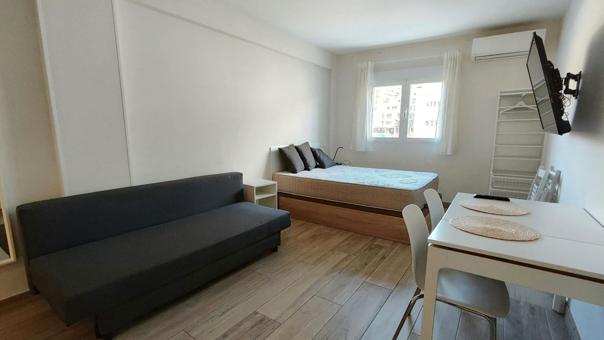 Bedroom of House or chalet for rent in  Madrid Capital  with Air Conditioner, Heating and Furnished