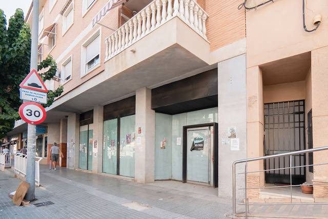 Local comercial en Alquiler en AV FABIAN ESCRIBANO MORENO en Beniaján