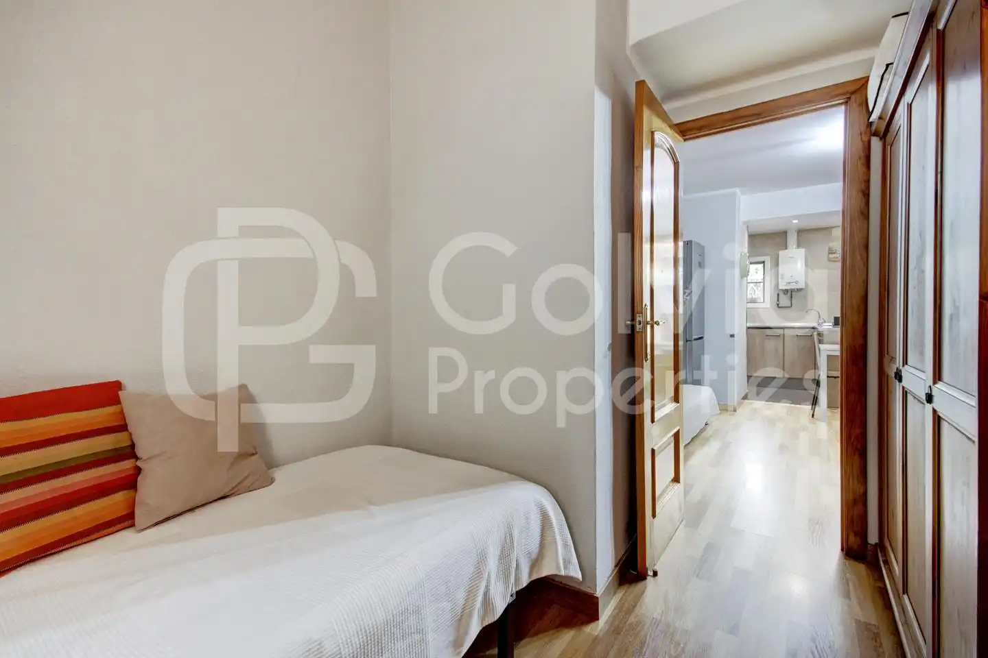 Dormitori de Planta baixa en venda en Castelldefels amb Parquet, Terrassa i Moblat