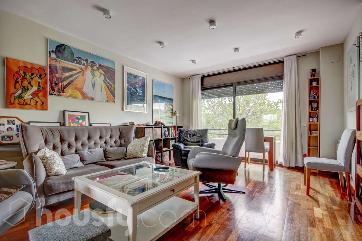 Living room of Flat for sale in Sant Cugat del Vallès  with Air Conditioner, Heating and Private garden