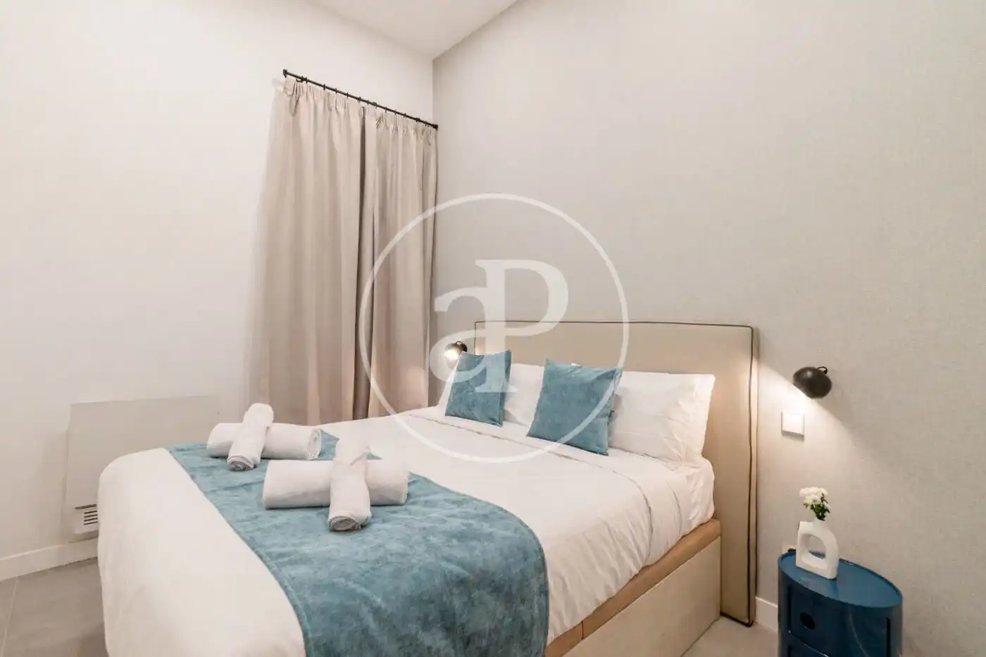 Schlafzimmer von Wohnung zur Miete in Madrid mit Klimaanlage, Heizung und Möbliert