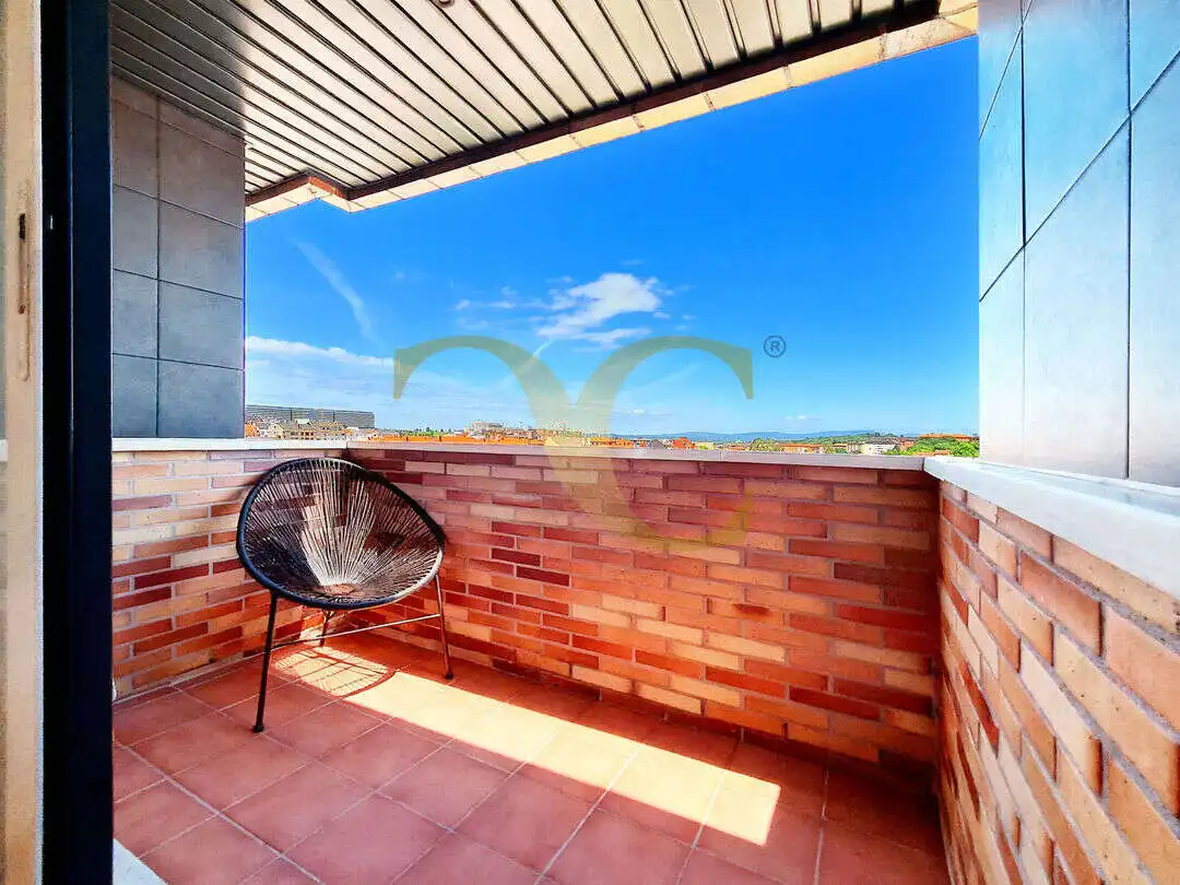 Terraza de Piso en venta en Oviedo  con Calefacción, Terraza y Trastero