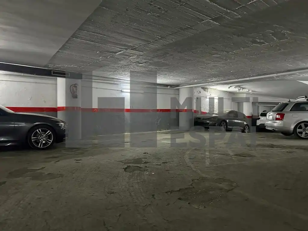 Einzelparkplatz mit Aufzug zum Verkauf in Carrer de Balmes, imagen 6