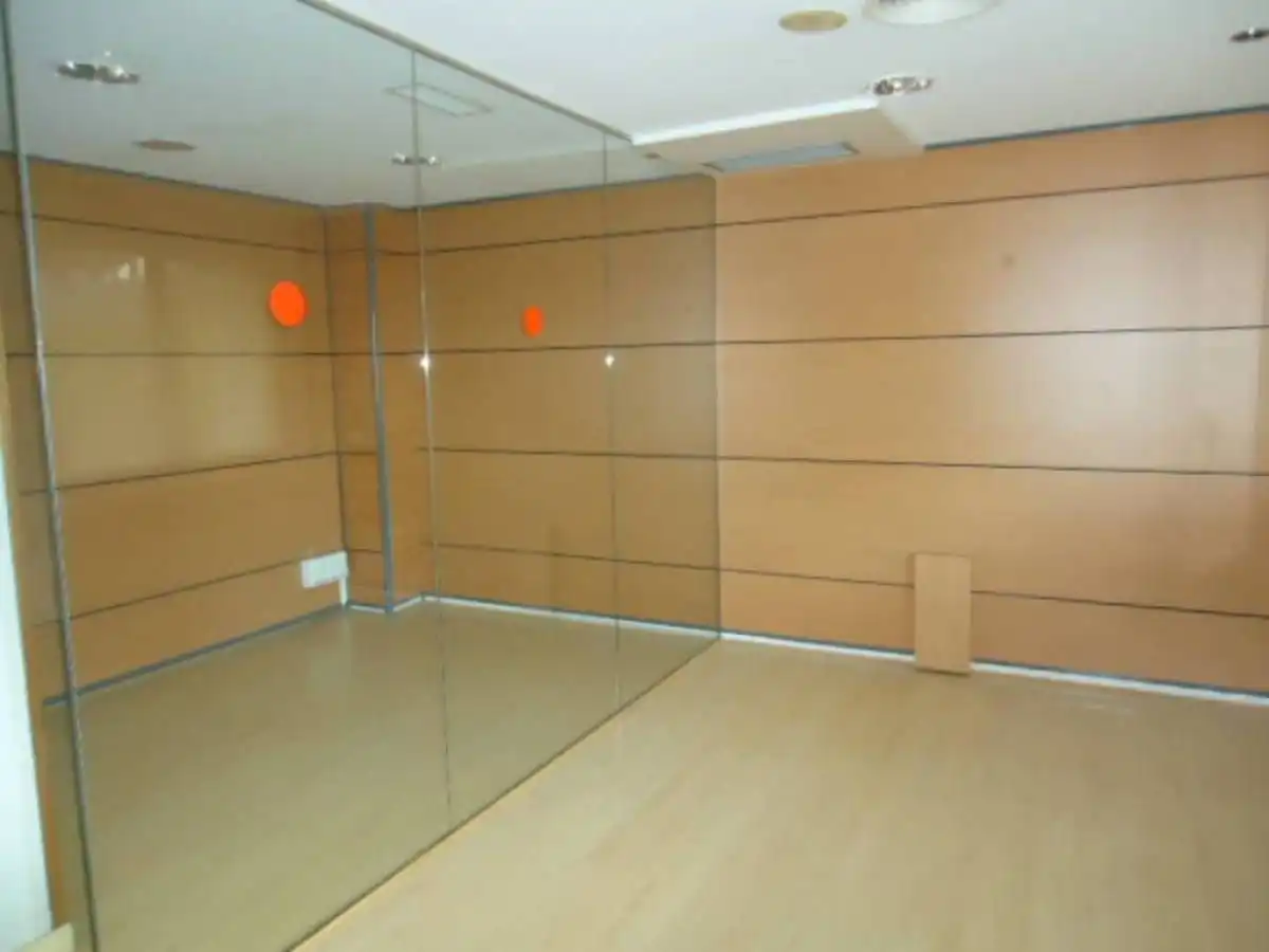 Local comercial de lloguer a Centre - Passeig i Rodalies, imagen 4