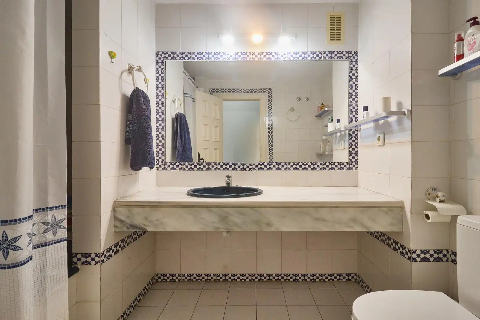 Bathroom of Flat for sale in Fuengirola  with Air Conditioner, Terrace and Community pool