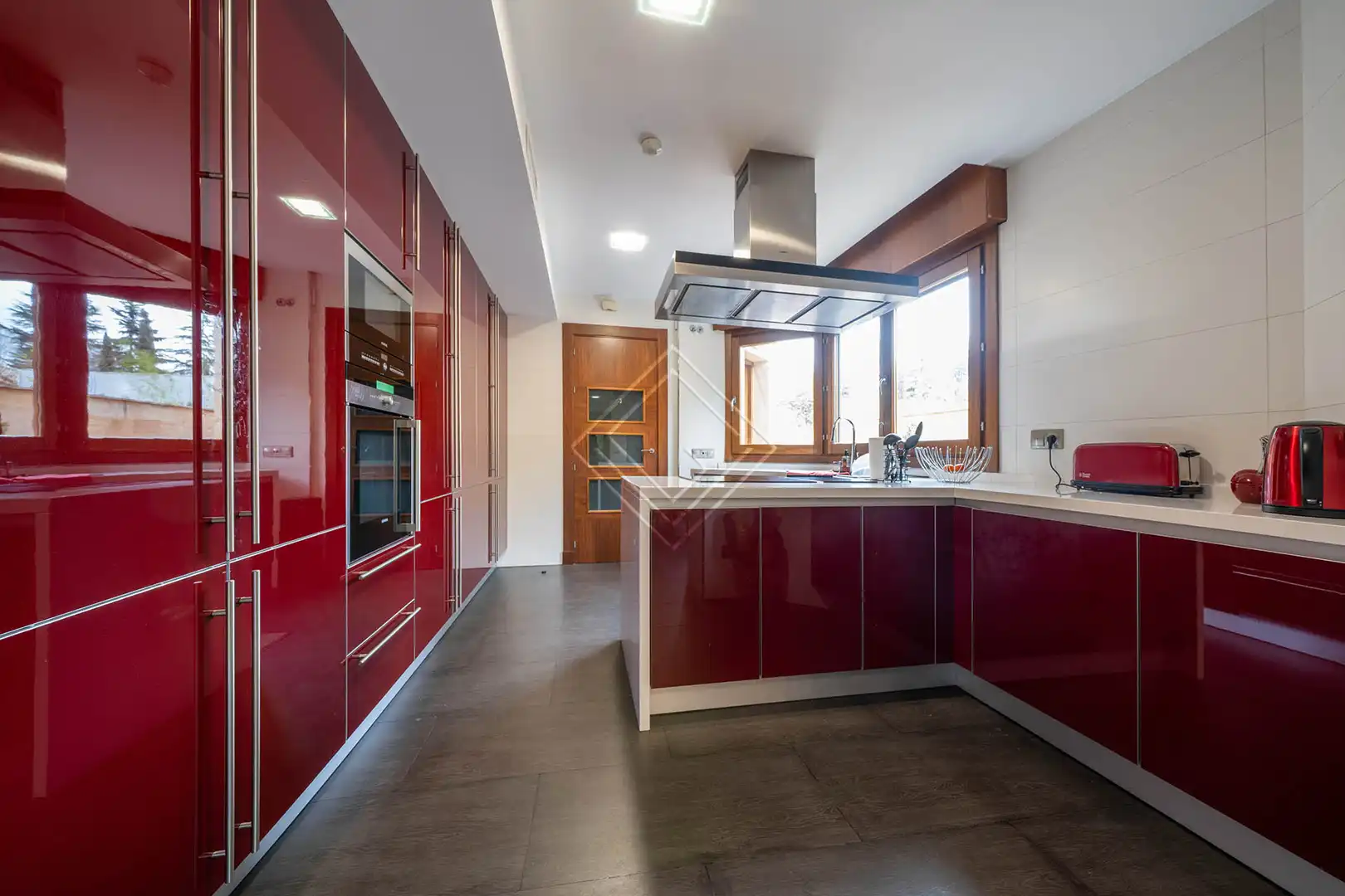 Cocina de Casa o chalet en venta en Madrid con Aire acondicionado, Jardín privado y Terraza