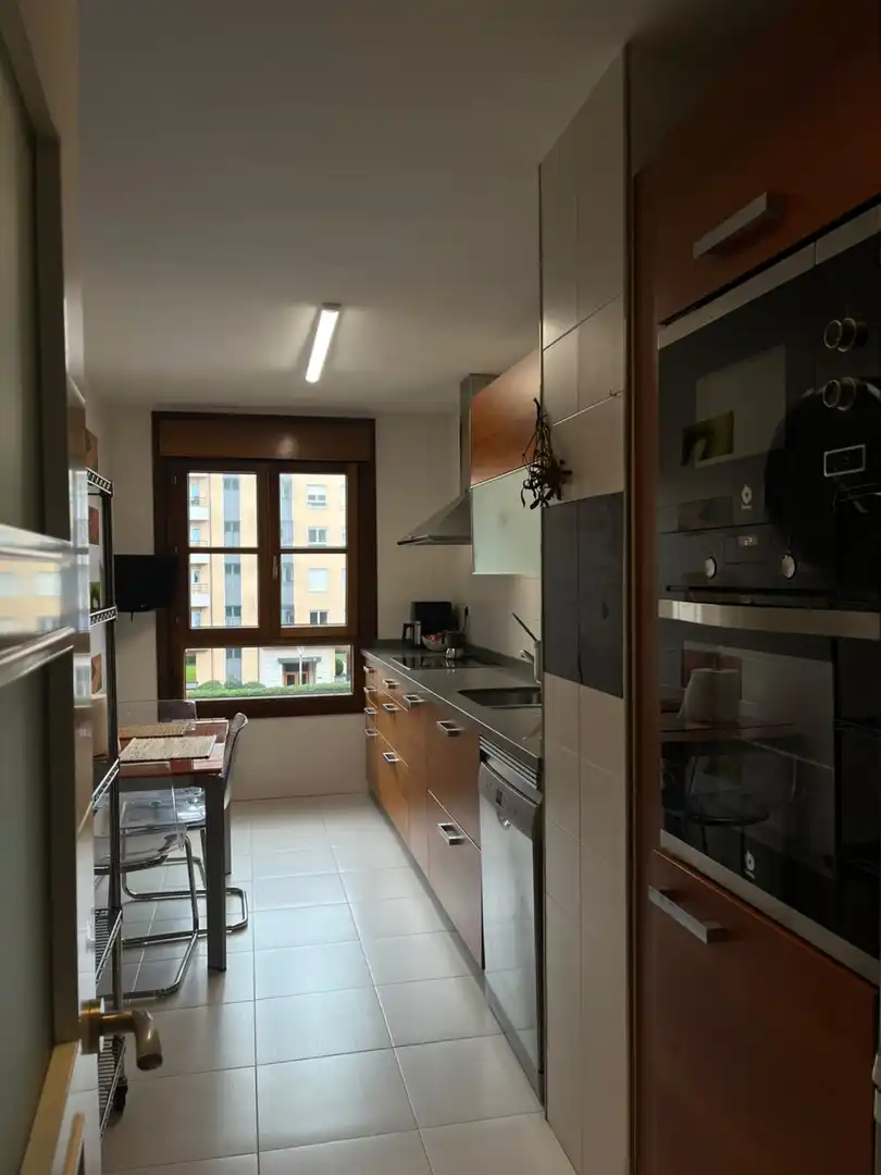 Küche von Wohnung zur Miete in Gijón  mit Heizung, Privatgarten und Schwimmbad