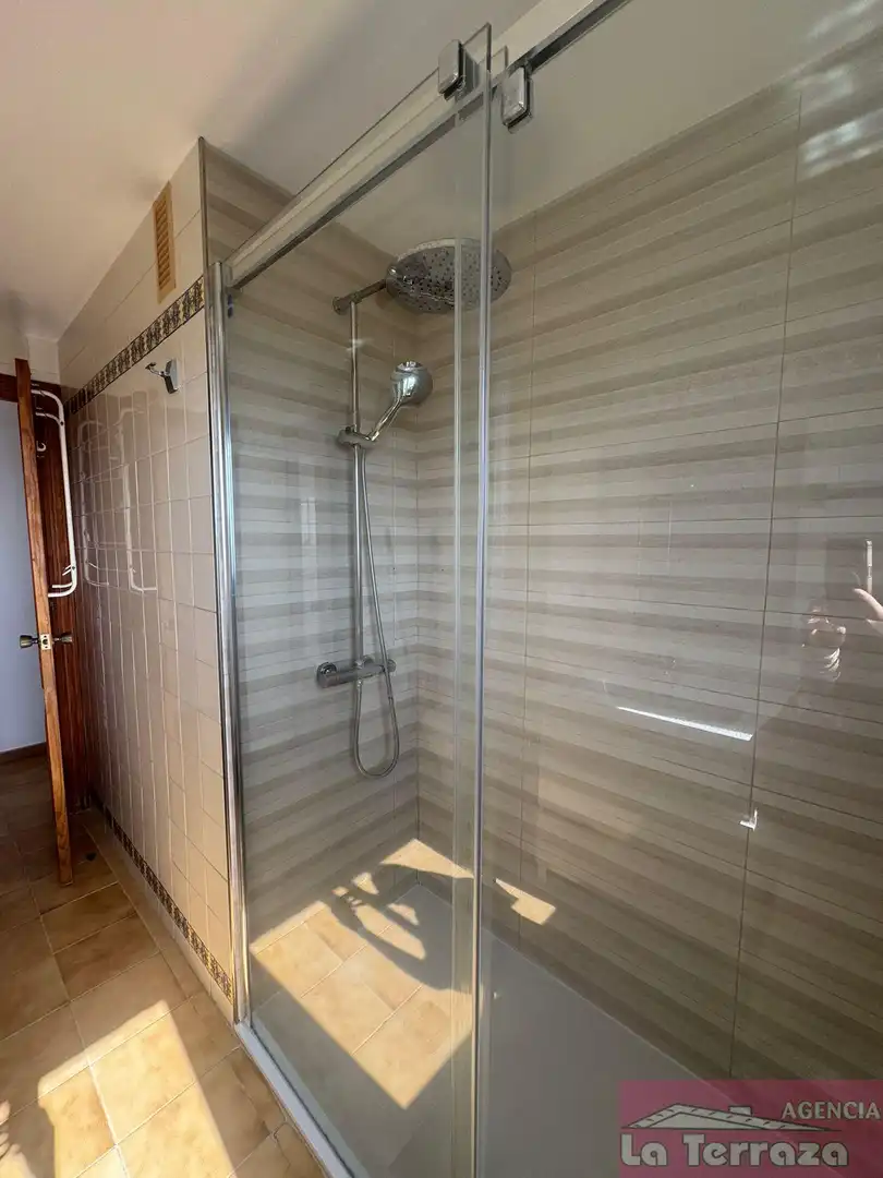 Bathroom of Flat for rent in Estepona  with Community pool