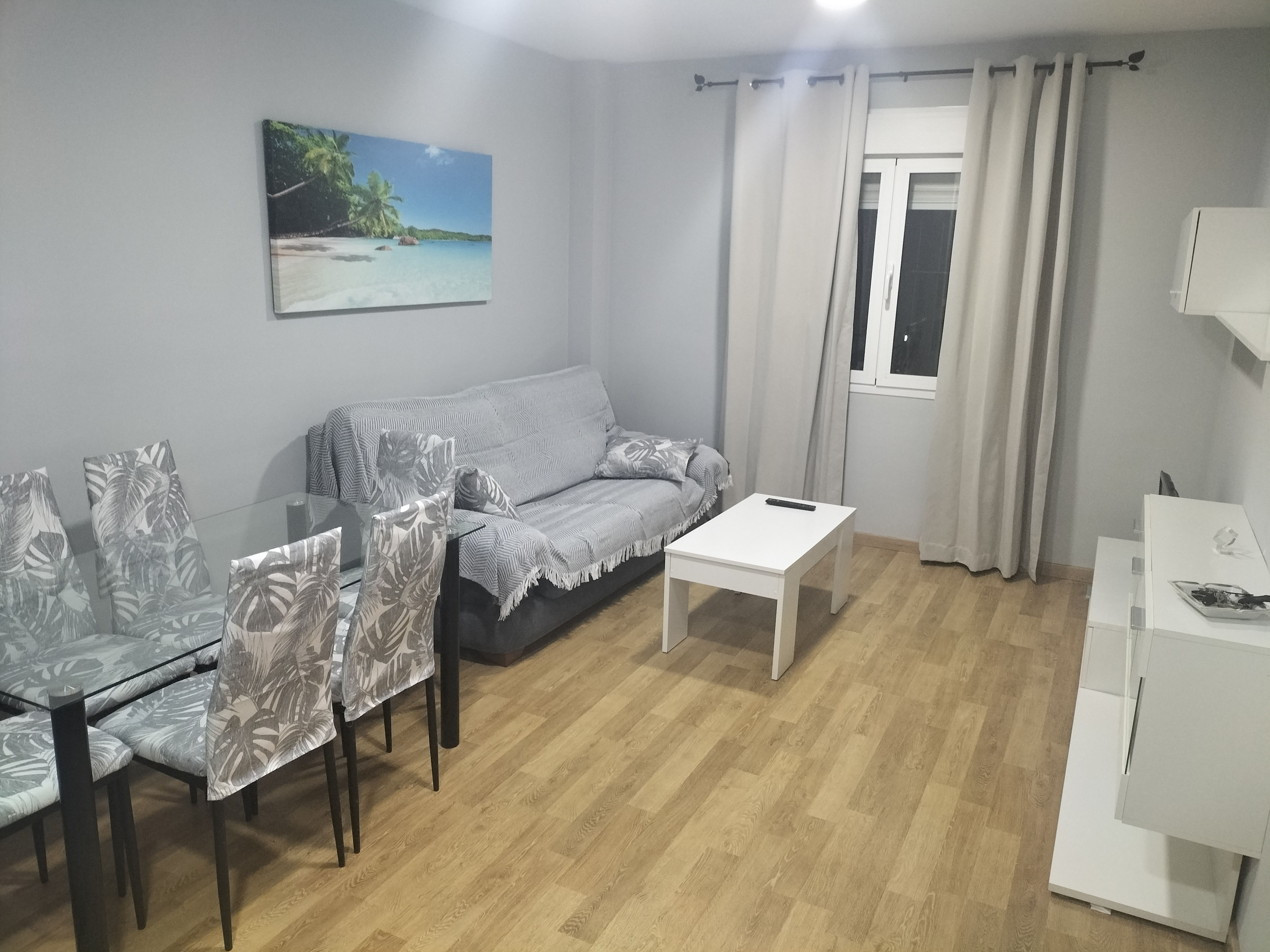 Living room of Flat to rent in Chiclana de la Frontera  with Parquet flooring, Storage room and Furnished