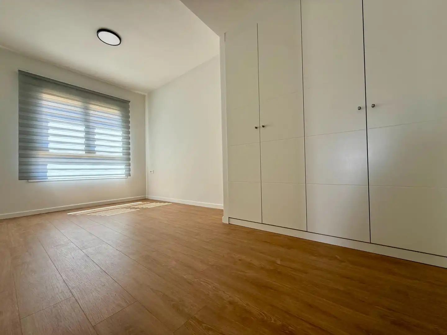 Schlafzimmer von Wohnung zur Miete in Sevilla mit Klimaanlage, Heizung und Privatgarten