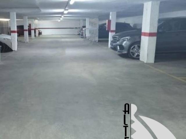 Garaje en Alquiler en Avinguda Corts Valencianes, 9 en Altea ciudad