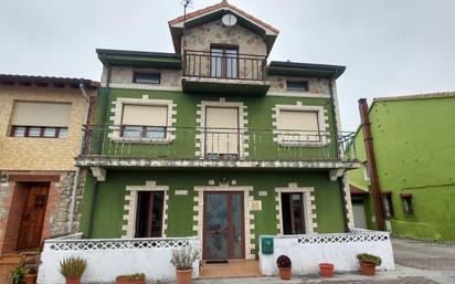 Exterior view of House or chalet for sale in Santa Cruz de Bezana  with Private garden