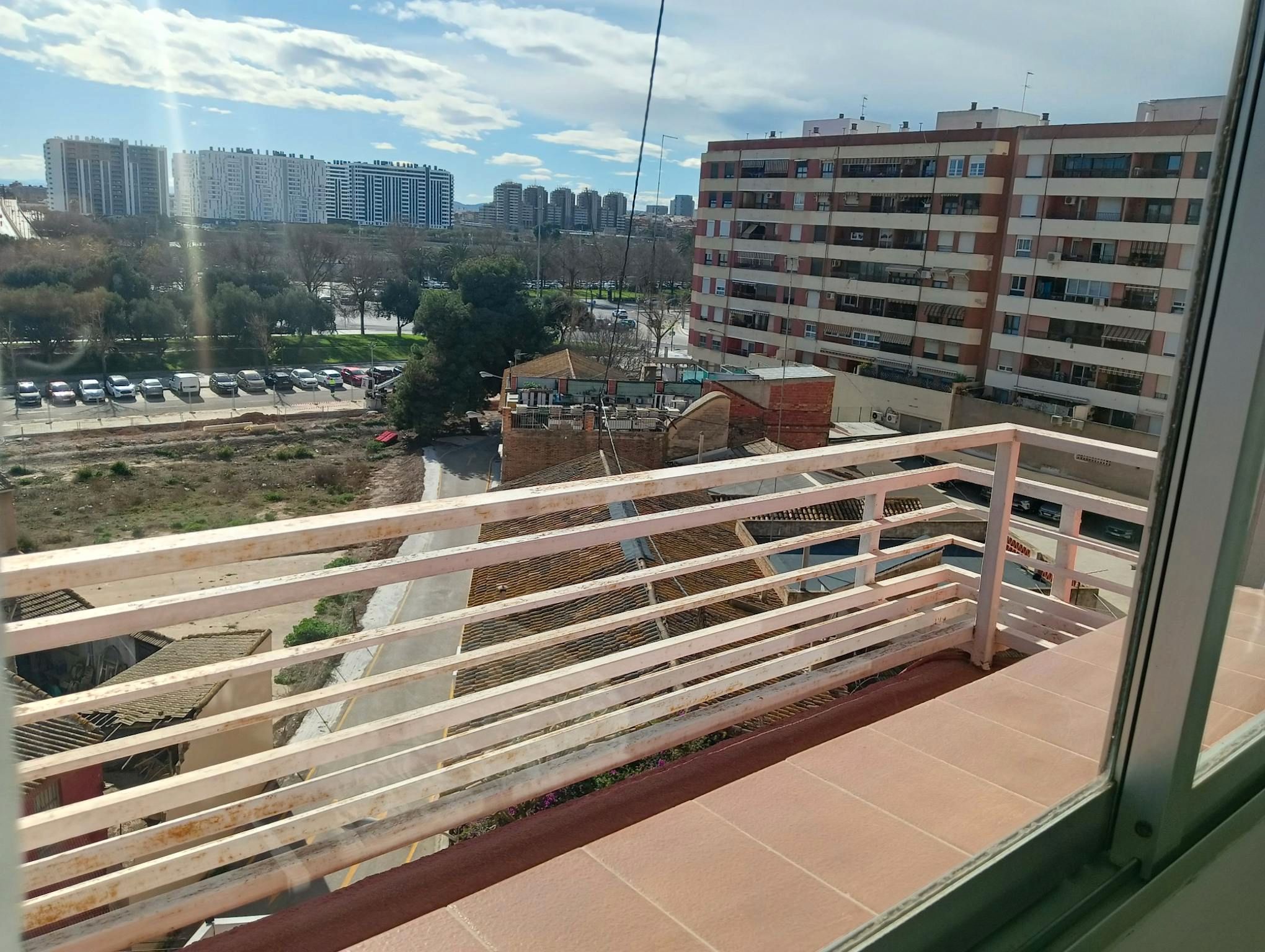 Terrassa de Pis de lloguer en  Valencia Capital amb Aire condicionat, Moblat i Rentadora