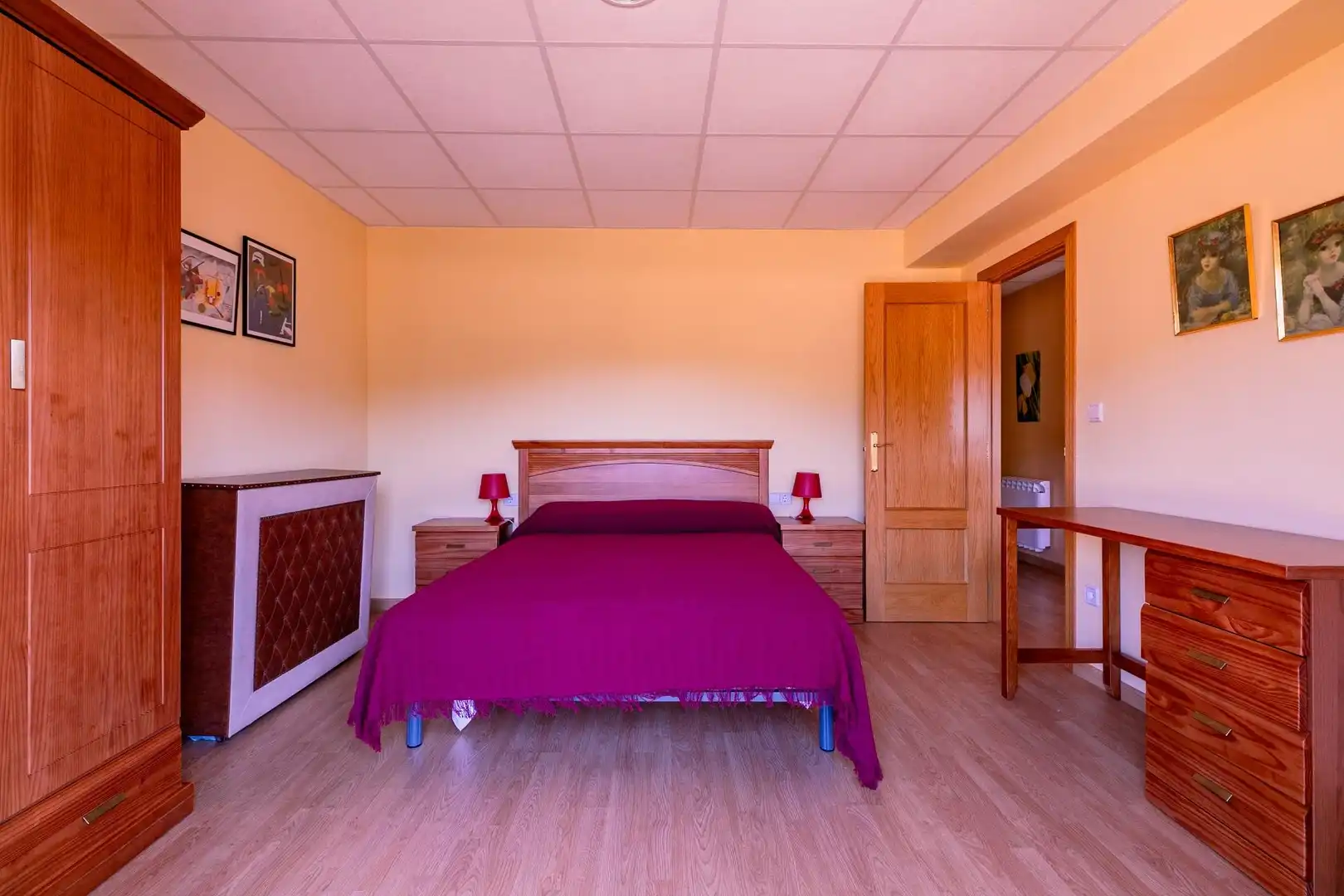 Schlafzimmer von Gebäude zum Verkauf in Puente la Reina de Jaca