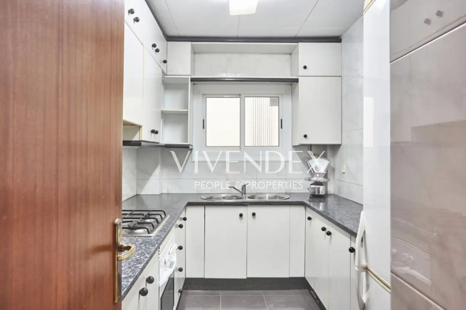 Cocina de Ático en venta en L'Hospitalet de Llobregat con Aire acondicionado, Calefacción y Terraza