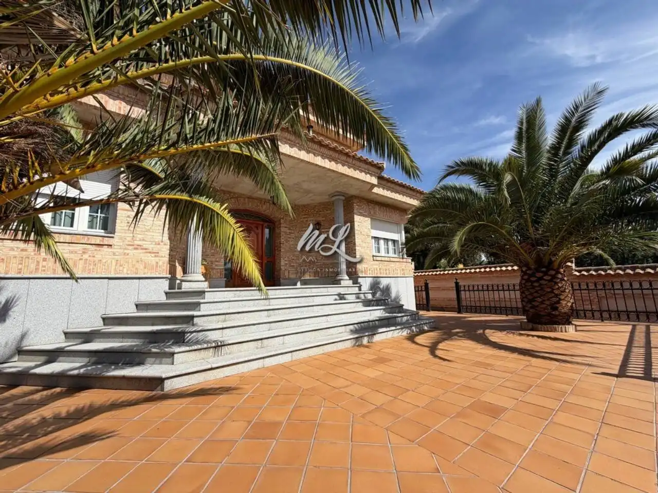 Vista exterior de Casa o xalet en venda en Nambroca amb Aire condicionat, Calefacció i Terrassa