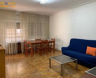 Sala d'estar de Pis de lloguer en Salamanca Capital amb Calefacció, Parquet i Terrassa