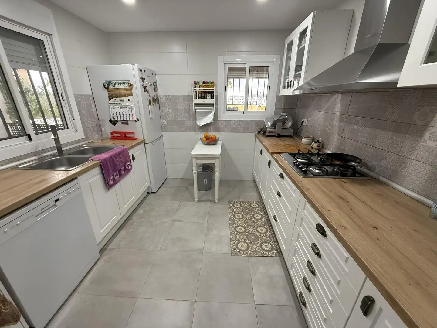 Cocina de Casa o chalet en venta en La Bisbal del Penedès con Jardín privado y Piscina