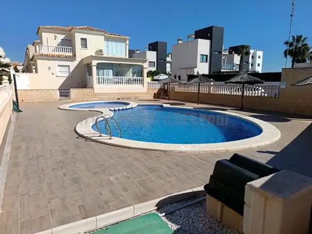 Chalet con piscina en venta en Orihuela Costa, imagen 30