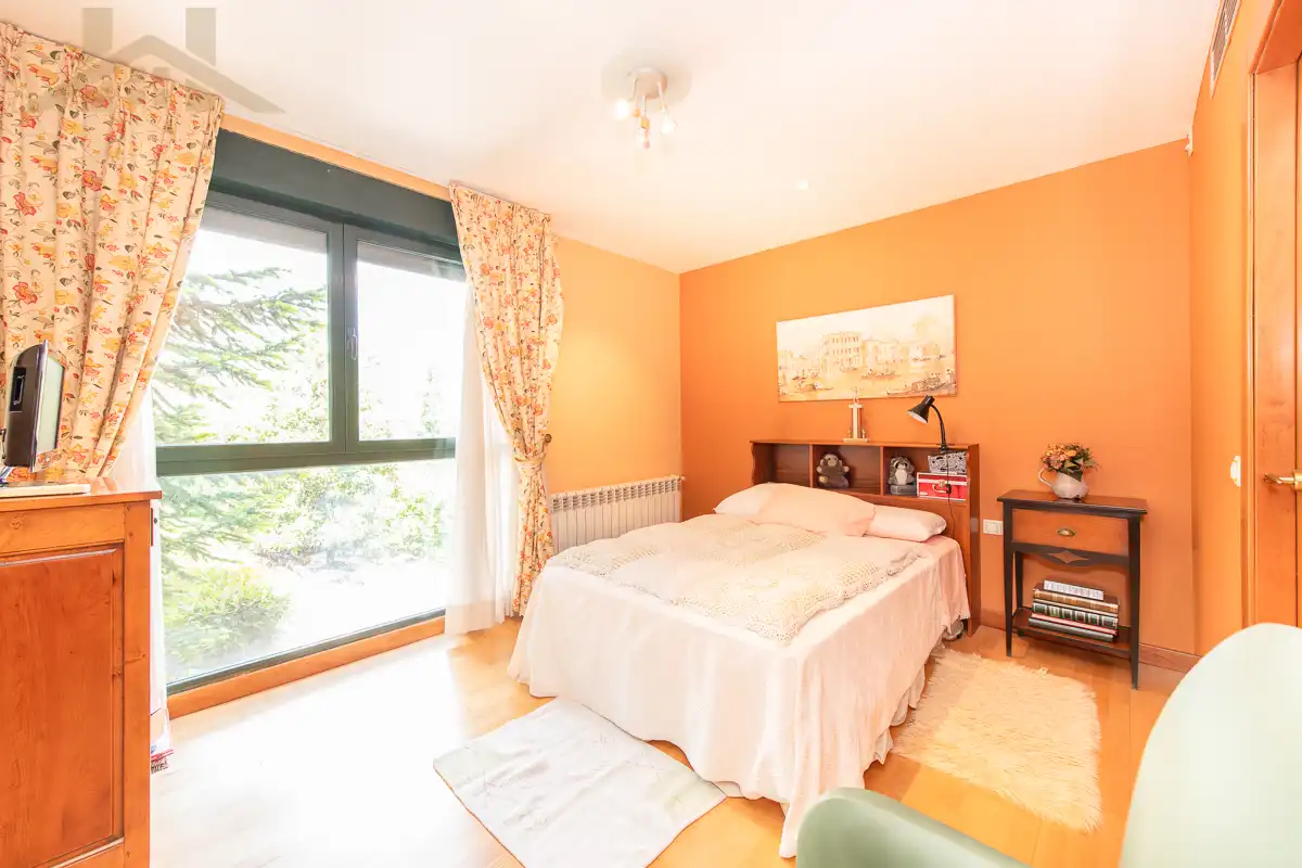 Habitación de Casa o chalet en venta en Tres Cantos con Aire acondicionado, Calefacción y Jardín privado