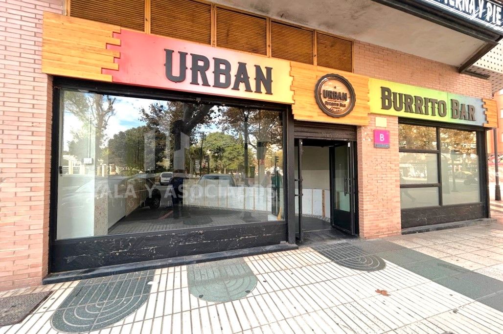 Vista exterior de Local en venda en Cartagena amb Aire condicionat, Calefacció i Terrassa