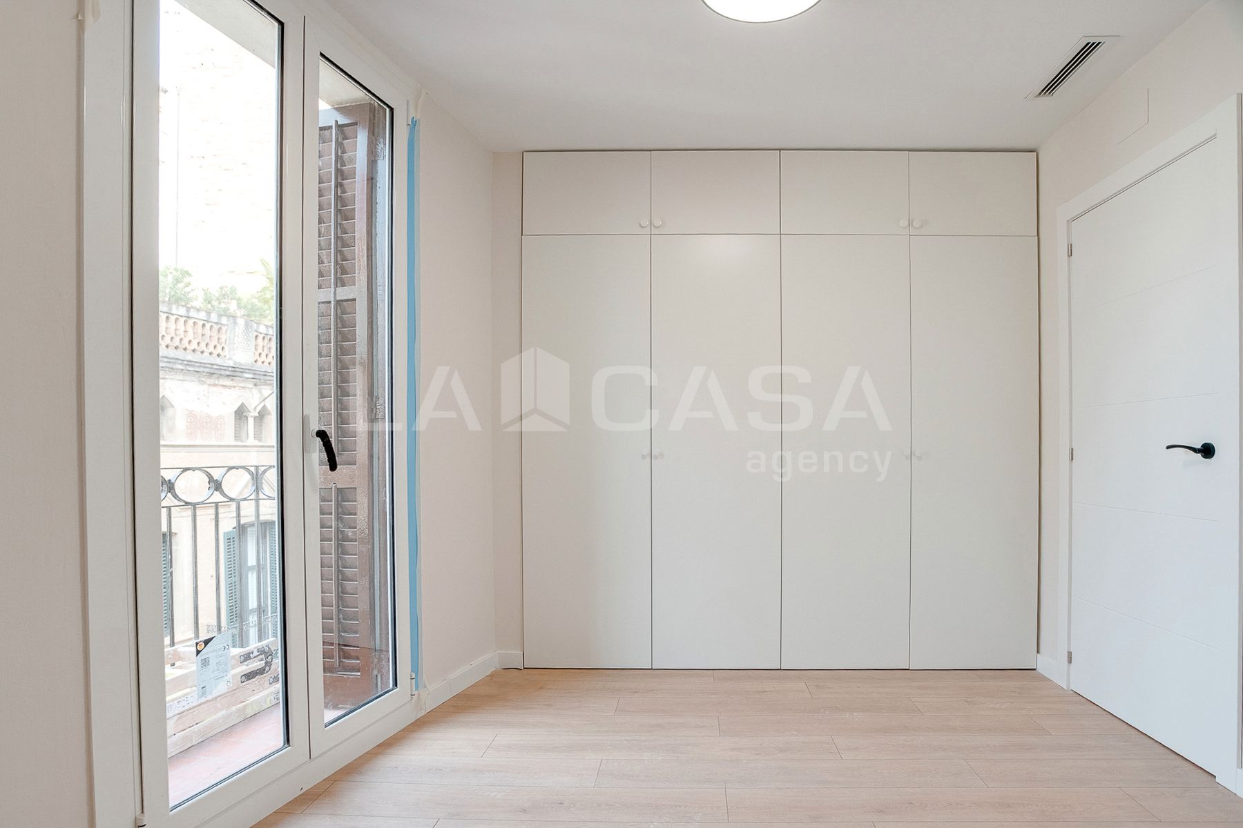 Bedroom of Flat for sale in  Barcelona Capital  with Balcony