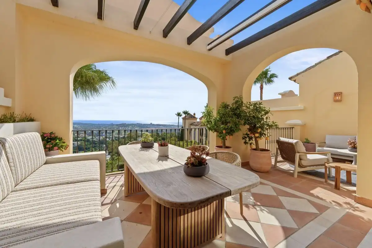 Penthouse with pool for sale in La Quinta