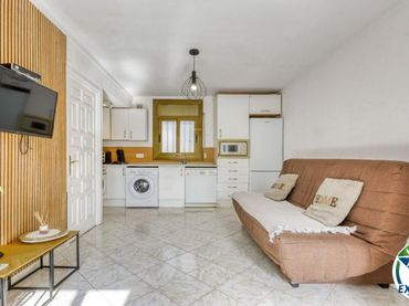 Apartment with pool for sale in Carrer de Josep Carner